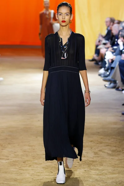 Look 17